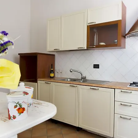 Villa Nonna Isa 12, Emma